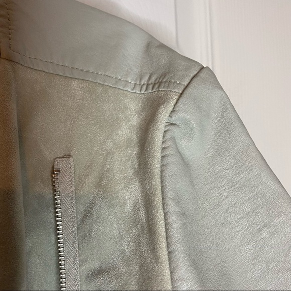 BLANK NYC gray faux leather drape front asymmetrical zip moto jacket Size small - Picture 4 of 6